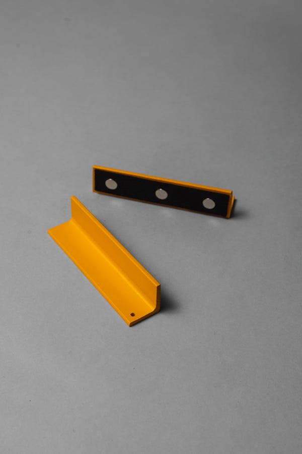 INDUSTRIAL PHOTO STAND