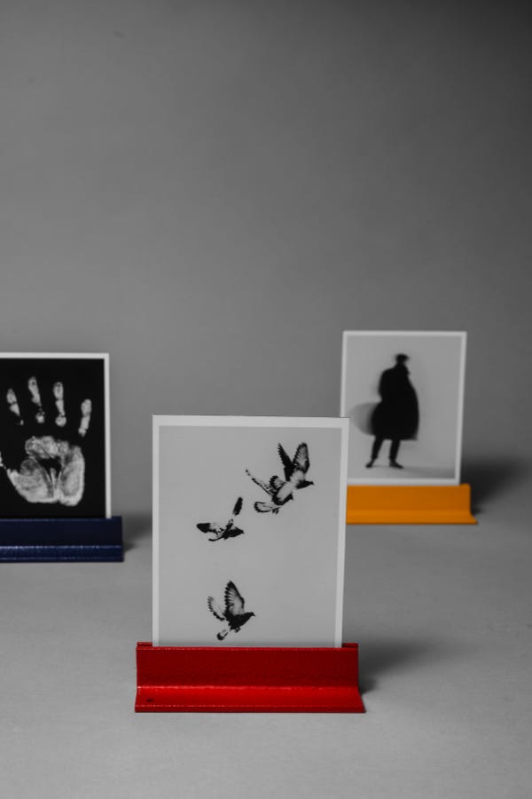 INDUSTRIAL PHOTO STAND